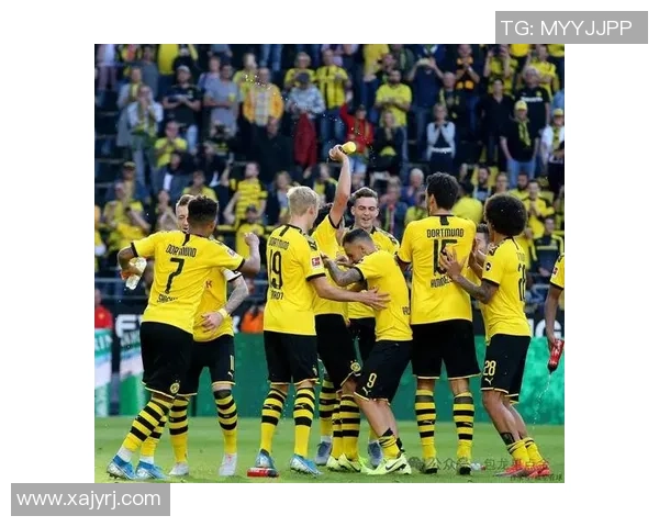 顶级球星三人制足球赛精彩对决 谁能在紧张激烈的赛场上脱颖而出